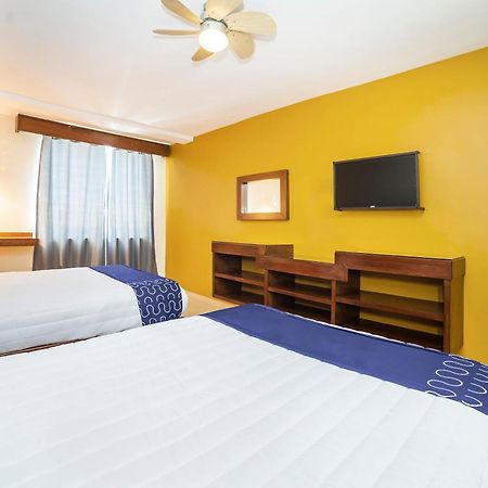 Capital O Hotel Casa Blanca Celaya  Extérieur photo