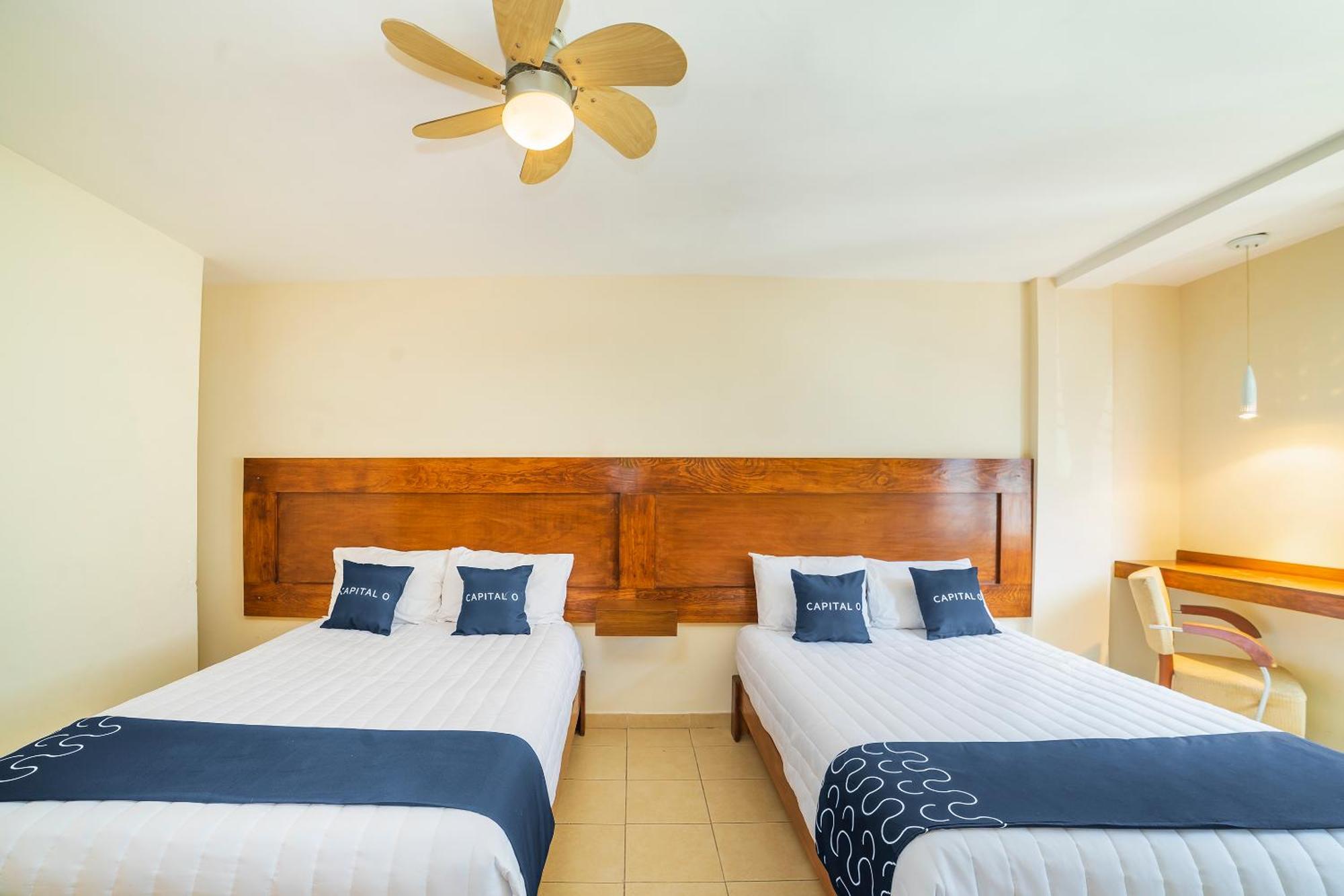 Capital O Hotel Casa Blanca Celaya  Extérieur photo