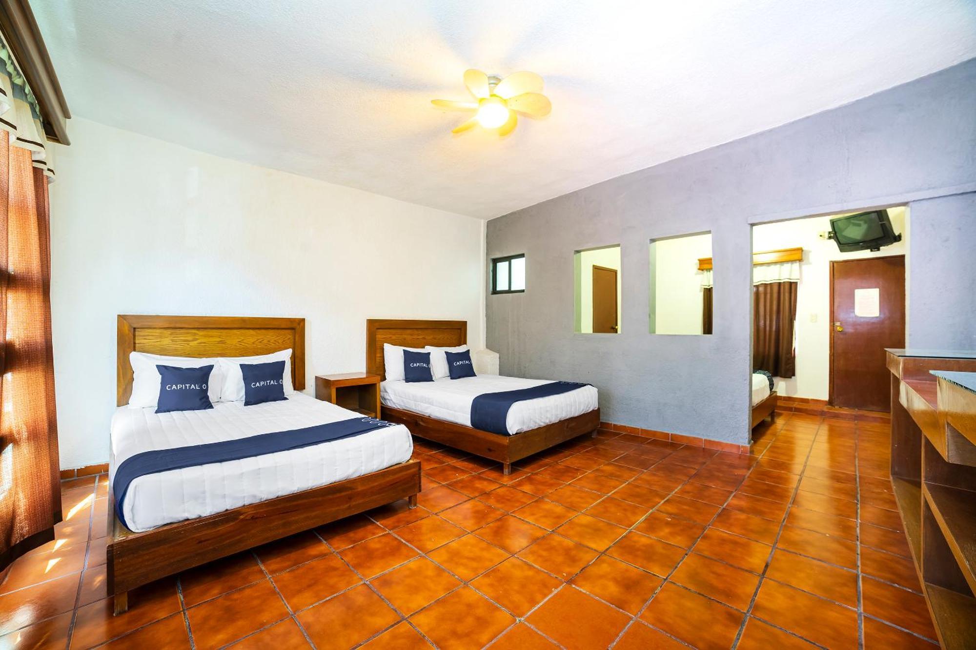 Capital O Hotel Casa Blanca Celaya  Extérieur photo
