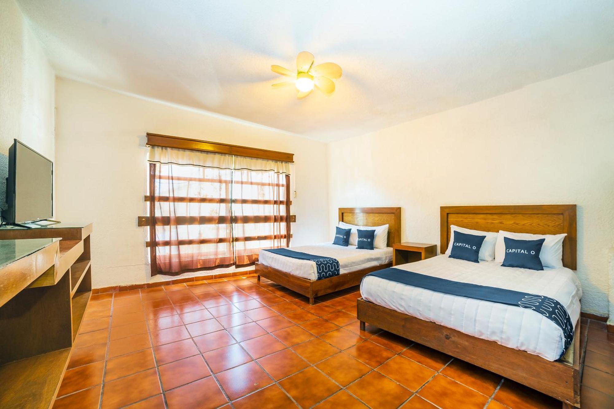Capital O Hotel Casa Blanca Celaya  Extérieur photo