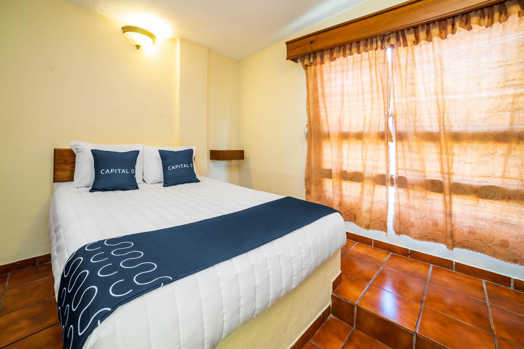 Capital O Hotel Casa Blanca Celaya  Extérieur photo