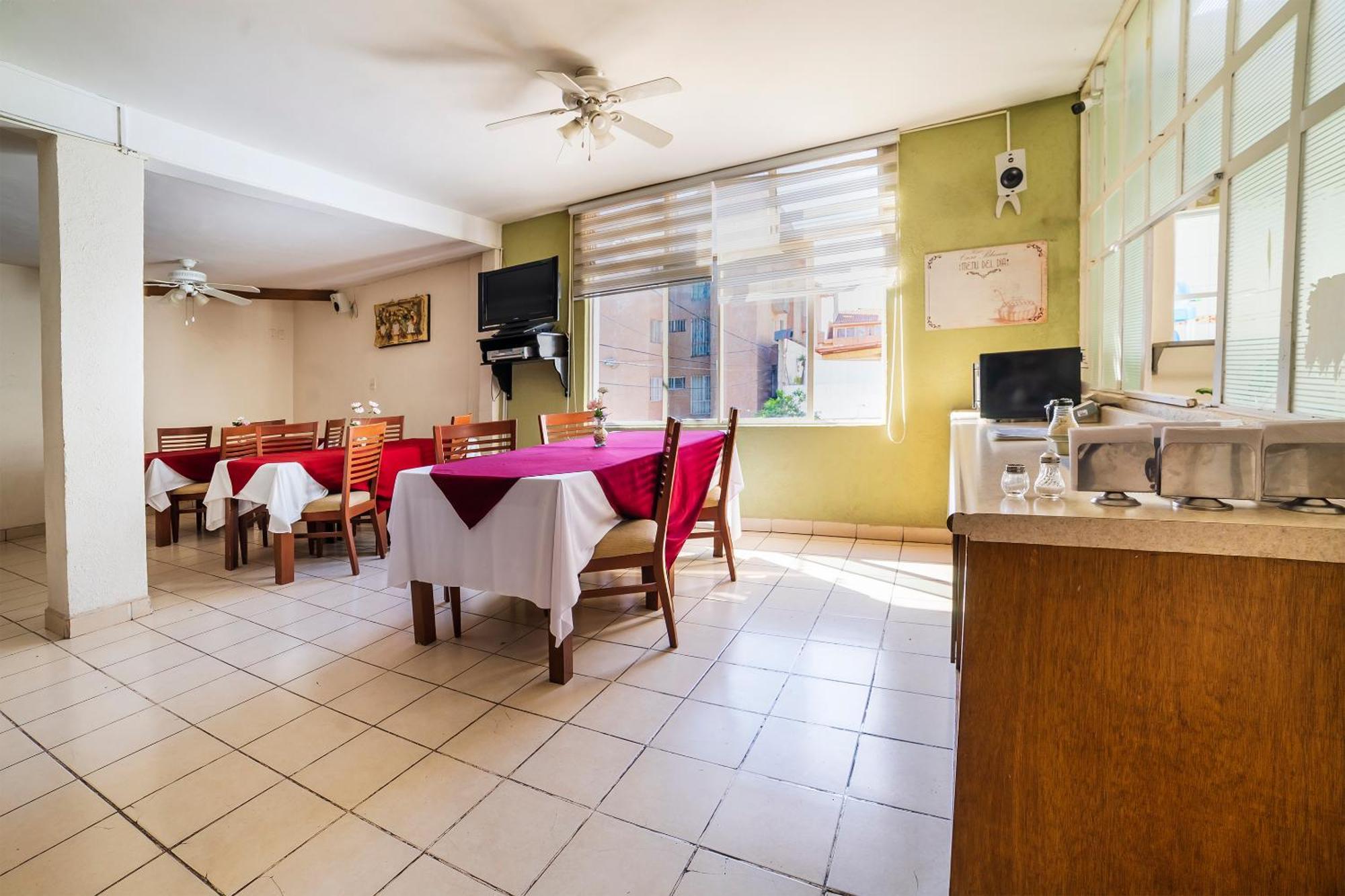 Capital O Hotel Casa Blanca Celaya  Extérieur photo